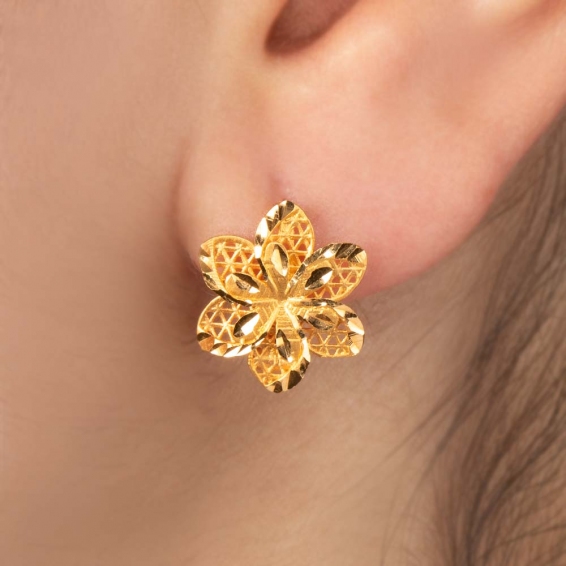 Mücevher Dünyası - 22 Ayar Altın Çiçek Desenli Küpe - 3,63 Gr.