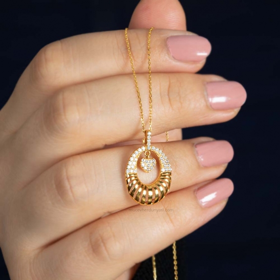 Mücevher Dünyası - 22 Ayar Taşlı Kalpli Tasarım Altın Kolye - 3,44 Gr.