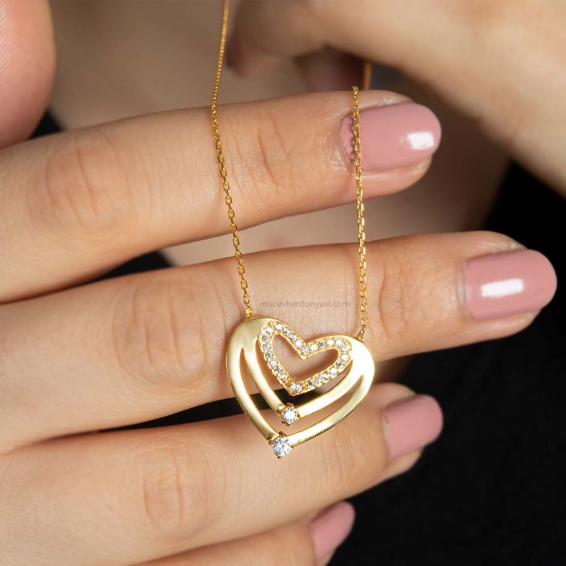 Mücevher Dünyası - 22 Ayar Taşlı Kalpli Tasarım Altın Kolye - 4,24 Gr.