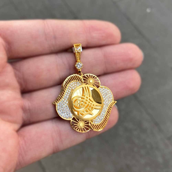 Mücevher Dünyası - 22 Ayar Taşlı Tuğralı Kolye Ucu Altın Madalyon - 8,59 Gr.